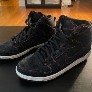 Nike SB Dunk Black red/orange/yellow stitching